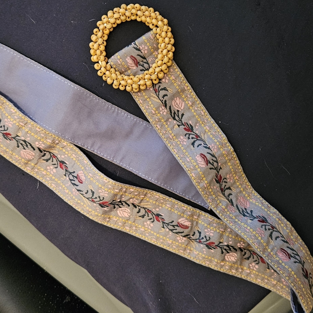POL Beaded Belt - Picture 5 of 6